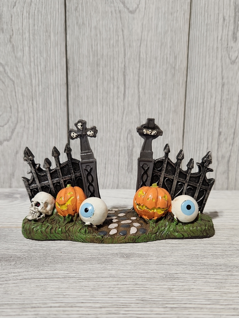 FG Square Halloween Village Spooky Pumpkin Eyeball Gate
